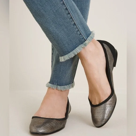 Chicos So Slimming Ankle Frayed-Hem Girlfriend Jeans Sz-12R (Chicos-2R) A15 - Picture 12 of 13